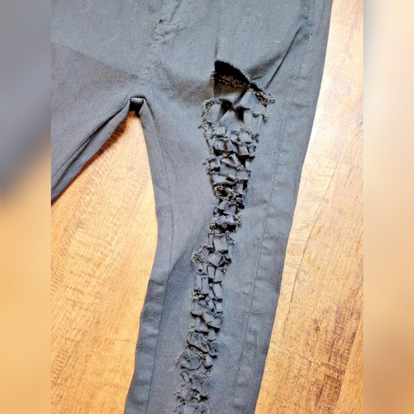 Shredded skinny jeans - Picture 3 of 10